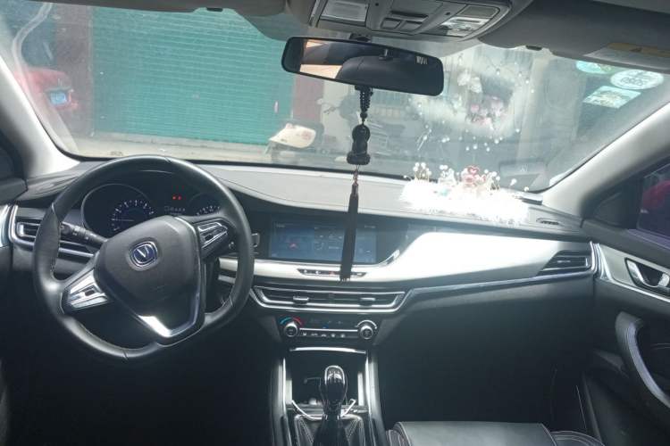 Used CHANGAN Eado 2018 High-Energy Edition 1.6L GDI Manual Pioneer Model China V Standard Headliner