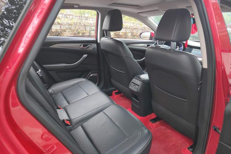 Used CHANGAN Eado 2018 1.6L GDI Automatic Fashion Edition Interior 5