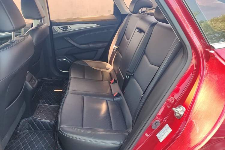 Used CHANGAN Eado 2018 High-Energy Edition 1.6L GDI Automatic Pioneer Model China V Standard Left Rear Seat