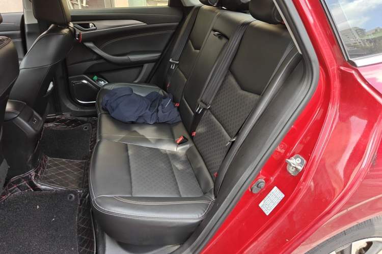 Used CHANGAN Eado 2018 High-Energy Edition 1.6L GDI Automatic Pioneer Model China V Standard Left Rear Seat