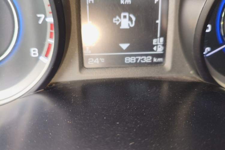 Used CHANGAN Eado 2018 High-Energy Edition 1.6L GDI Manual Pioneer Model China V Standard Odometer Close Up