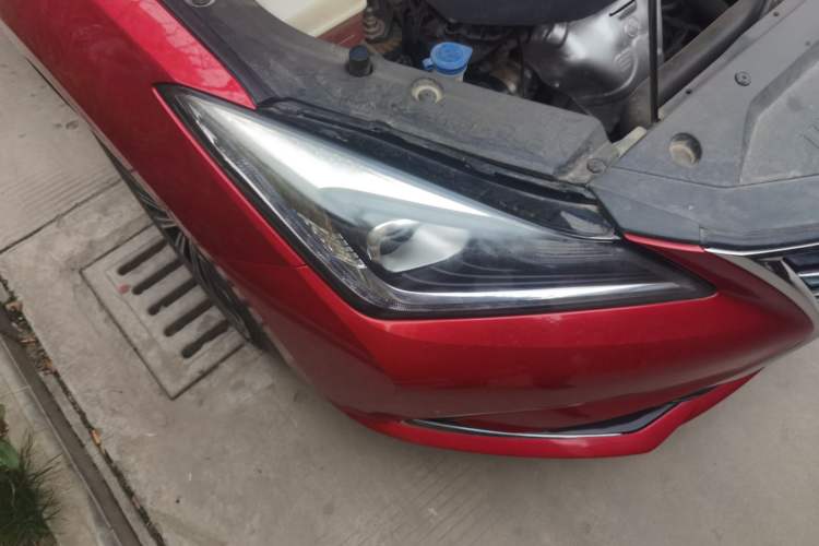 Used CHANGAN Eado 2018 High-Energy Edition 1.6L GDI Automatic Zhenfeng Model China V Standard Right Front Headlight
