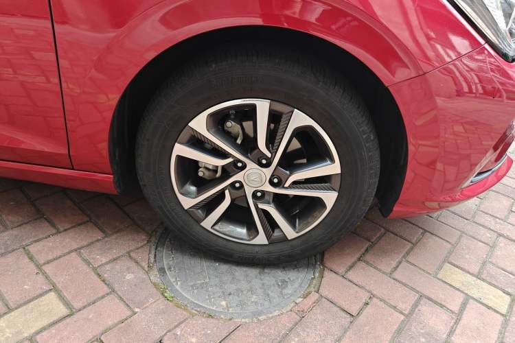 Used CHANGAN Eado 2018 High-Energy Edition 1.6L GDI Automatic Pioneer Model China V Standard Right Front Wheel Hub