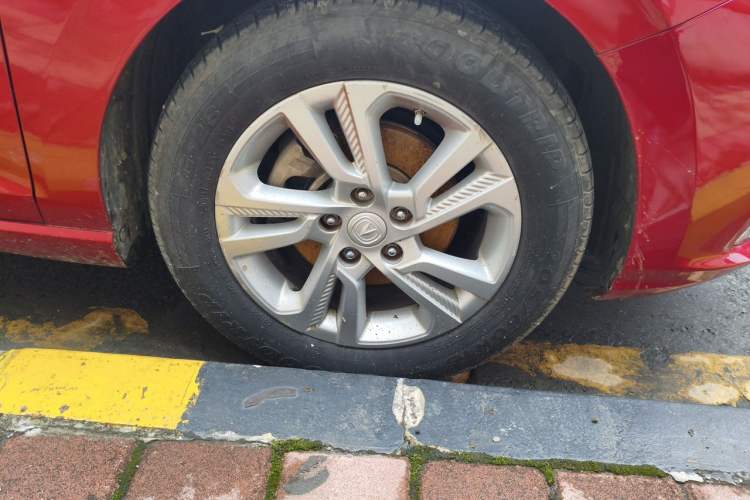 Used CHANGAN Eado 2018 High-Energy Edition 1.6L GDI Manual Pioneer Model China V Standard Right Front Wheel Hub