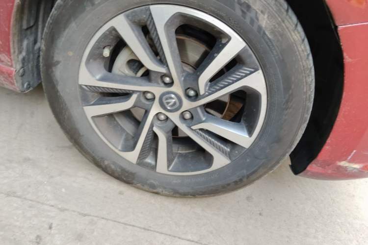 Used CHANGAN Eado 2018 1.6L GDI Manual Fashion Edition Right Front Wheel Hub