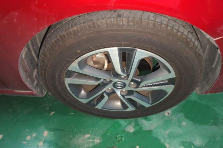 Used CHANGAN Eado 2018 1.6L GDI Automatic Fashion Edition Right Front Wheel Hub