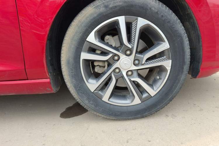 Used CHANGAN Eado 2018 High-Energy Edition 1.6L GDI Manual Pioneer Model China V Standard Right Front Wheel Hub