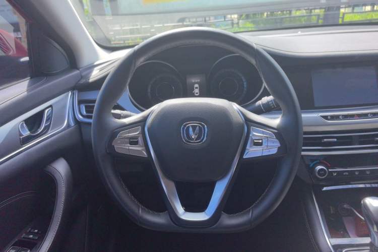 Used CHANGAN Eado 2018 1.6L GDI Automatic Fashion Edition Steering Wheel