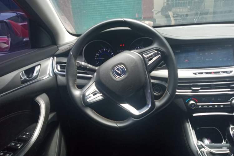 Used CHANGAN Eado 2018 High-Energy Edition 1.6L GDI Manual Pioneer Model China V Standard Steering Wheel