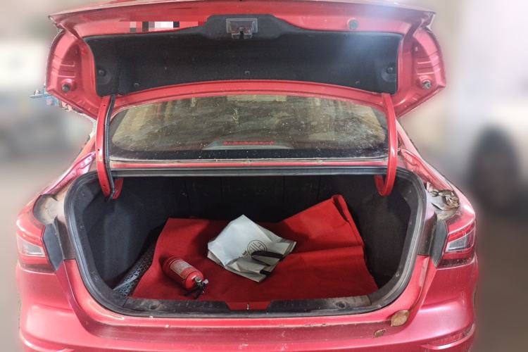 Used CHANGAN Eado 2018 1.6L GDI Manual Fashion Edition Trunk