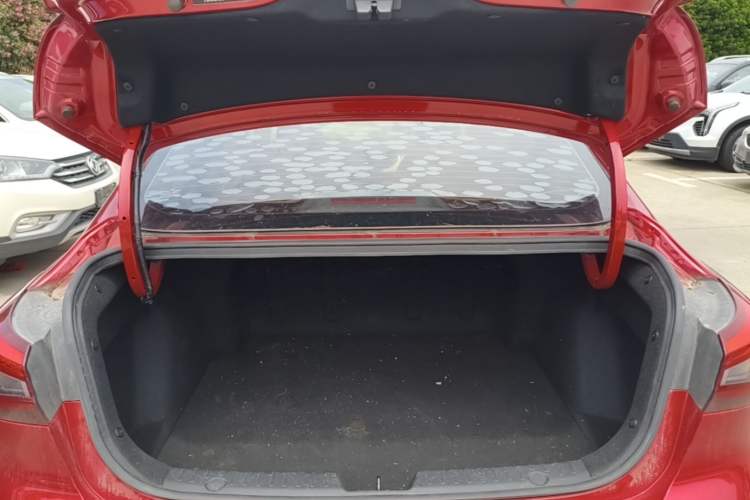 Used CHANGAN Eado 2018 High-Energy Edition 1.6L GDI Automatic Pioneer Model China V Standard Trunk