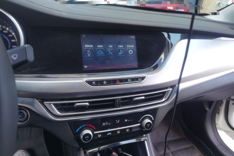Used CHANGAN Eado 2018 1.6L GDI Manual Fashion Edition Audio And AC Panel