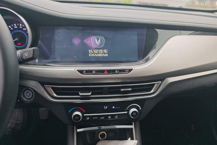 Used CHANGAN Eado 2018 High-Energy Edition 1.6L GDI Manual Pioneer Model China V Standard Audio And AC Panel