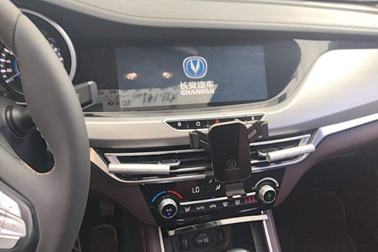 Used CHANGAN Eado 2018 1.6L GDI Automatic Prestige Model Audio And AC Panel