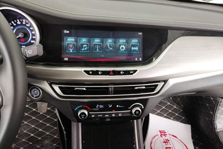 Used CHANGAN Eado 2018 High-Energy Edition 1.6L GDI Manual Pioneer Model China V Standard Audio And AC Panel