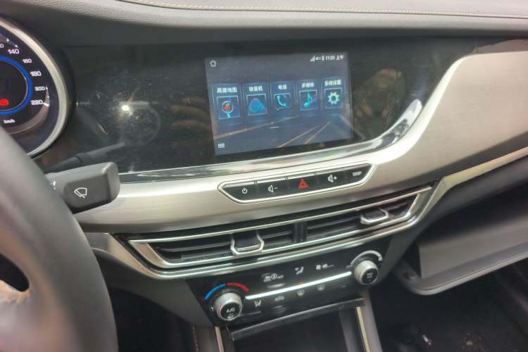 Used CHANGAN Eado 2018 1.6L GDI Automatic Fashion Edition Audio And AC Panel