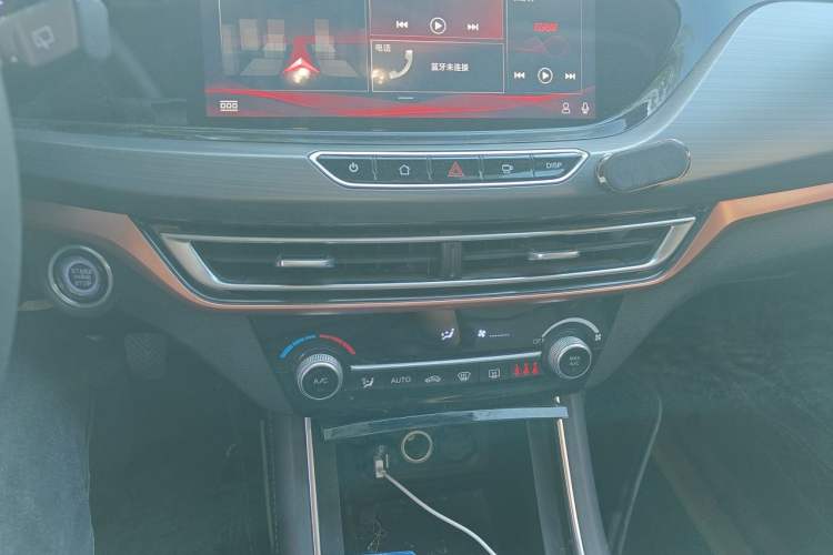 Used CHANGAN Eado 2018 1.6L GDI Manual Trendy Model China V Standard Audio And AC Panel