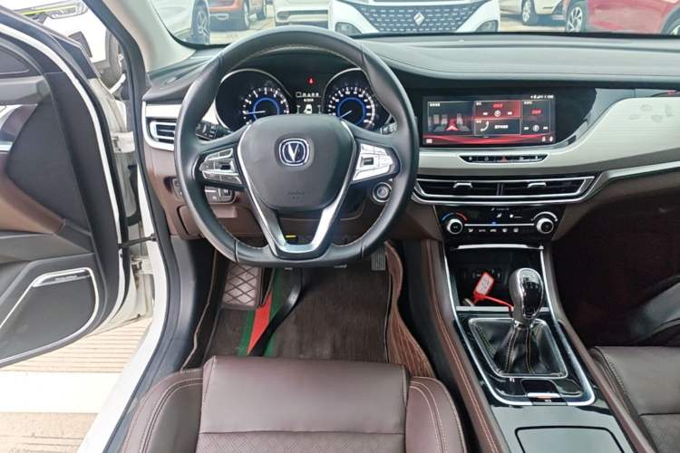 Used CHANGAN Eado 2018 1.6L GDI Manual Prestige Model Audio And AC Panel