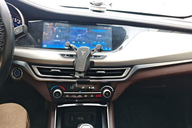 Used CHANGAN Eado 2018 1.6L GDI Manual LingShang Model Audio And AC Panel