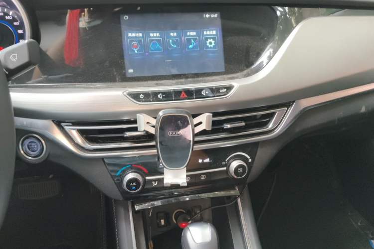 Used CHANGAN Eado 2018 1.6L GDI Automatic Fashion Edition Audio And AC Panel