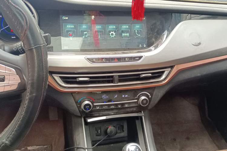 Used CHANGAN Eado 2018 1.6L GDI Manual Trendy Model China V Standard Audio And AC Panel