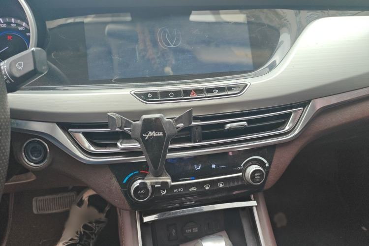 Used CHANGAN Eado 2018 High-Energy Edition 1.6L GDI Automatic Zhenfeng Model China V Standard Audio And AC Panel