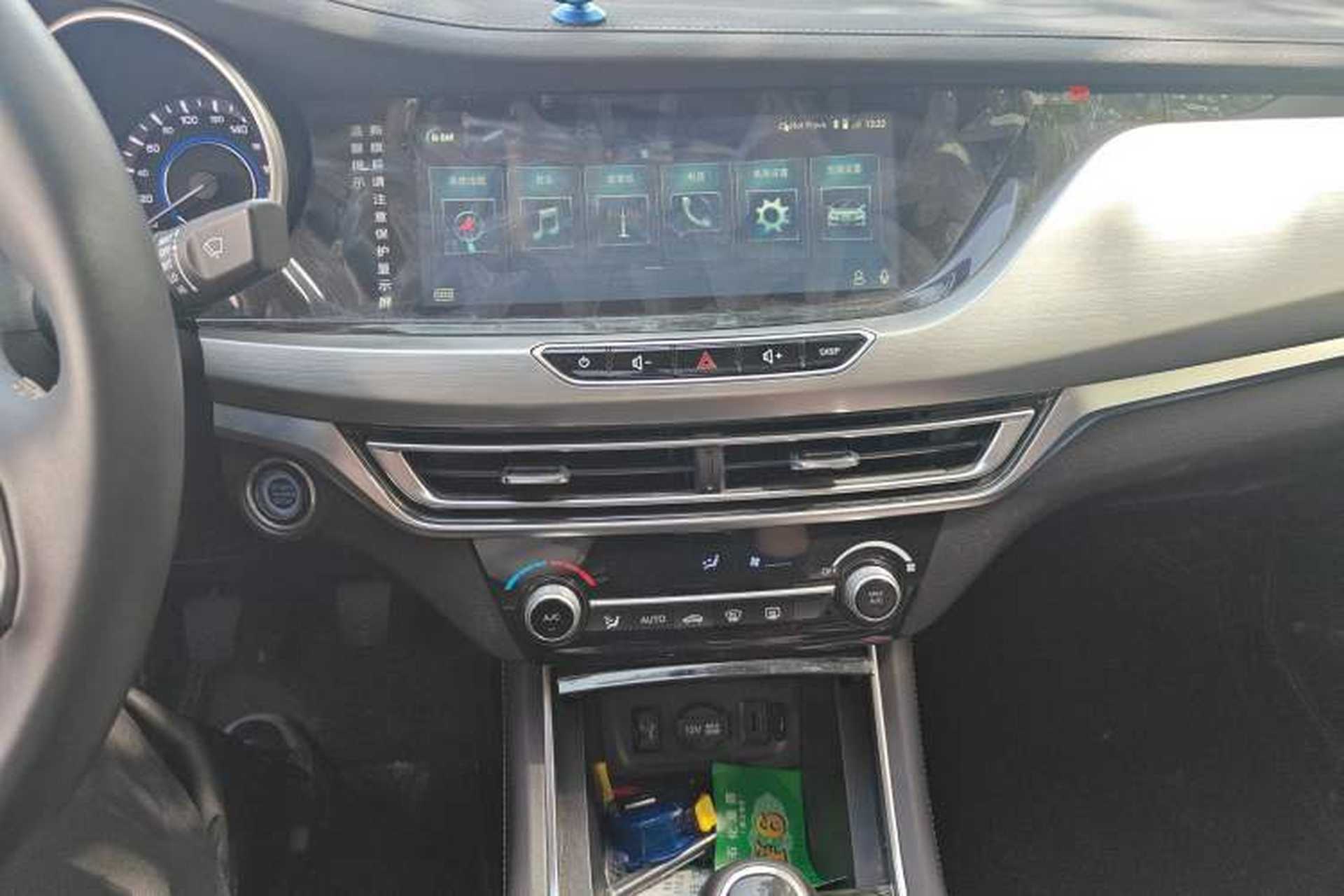 Used CHANGAN Eado 2018 High-Energy Edition 1.6L GDI Manual Pioneer Model China V Standard Audio And AC Panel