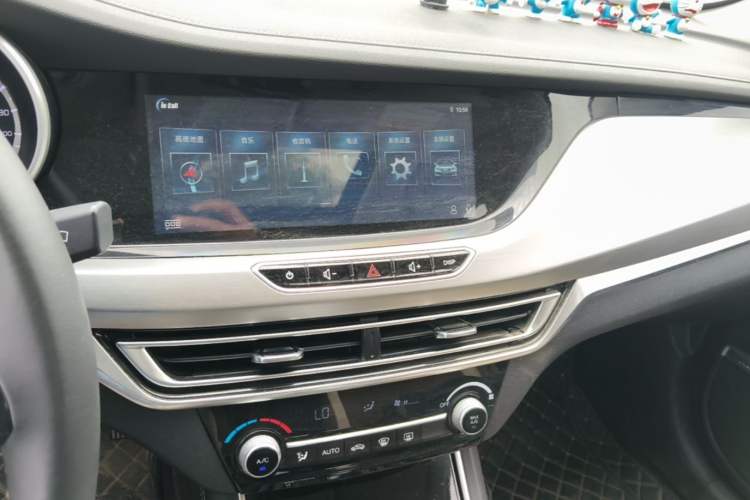 Used CHANGAN Eado 2018 High-Energy Edition 1.6L GDI Automatic Pioneer Model China V Standard Audio And AC Panel