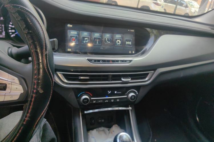 Used CHANGAN Eado 2018 High-Energy Edition 1.6L GDI Manual Pioneer Model China V Standard Audio And AC Panel