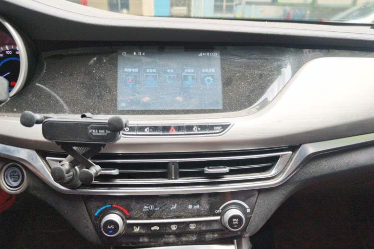 Used CHANGAN Eado 2018 1.6L GDI Automatic Fashion Edition Audio And AC Panel