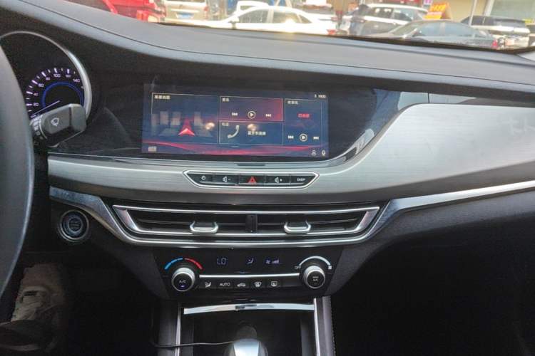 Used CHANGAN Eado 2018 High-Energy Edition 1.6L GDI Automatic Pioneer Model China V Standard Audio And AC Panel