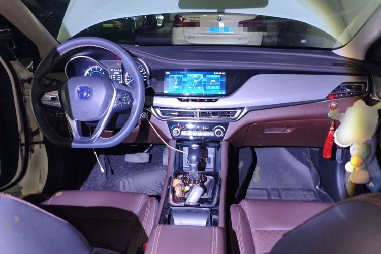 Used CHANGAN Eado 2018 1.6L GDI Automatic LingShang Model Center Console