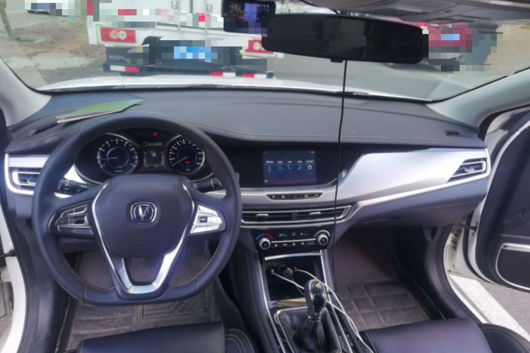 Used CHANGAN Eado 2018 1.6L GDI Manual Fashion Edition Center Console