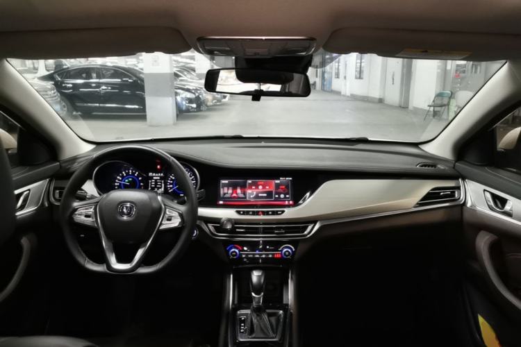 Used CHANGAN Eado 2018 1.6L GDI Automatic LingShang Model Center Console