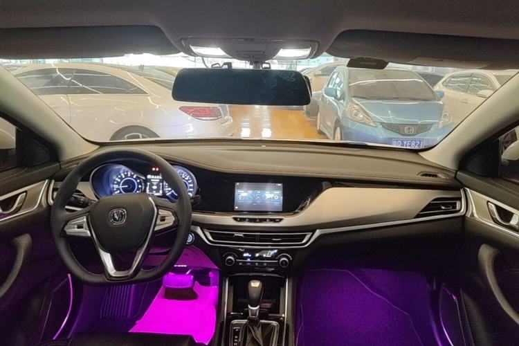 Used CHANGAN Eado 2018 1.6L GDI Automatic Fashion Edition Center Console