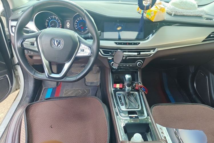 Used CHANGAN Eado 2018 1.6L GDI Automatic LingShang Model Center Console
