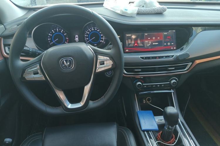 Used CHANGAN Eado 2018 1.6L GDI Manual Trendy Model China V Standard Center Console