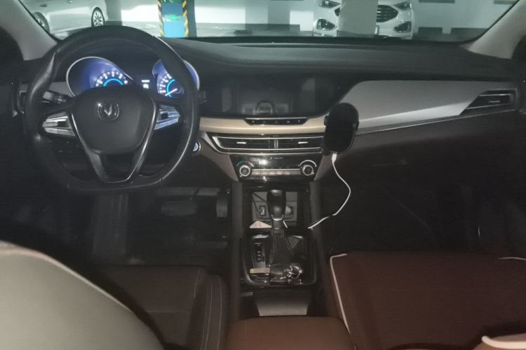 Used CHANGAN Eado 2018 1.6L GDI Automatic Prestige Model Center Console