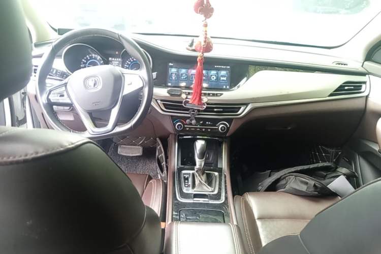 Used CHANGAN Eado 2018 1.6L GDI Automatic LingShang Model Center Console