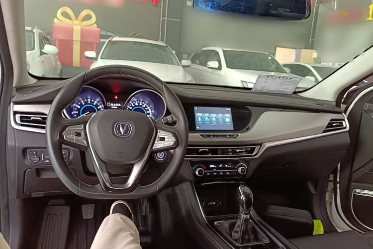 Used CHANGAN Eado 2018 1.6L GDI Manual Fashion Edition Center Console