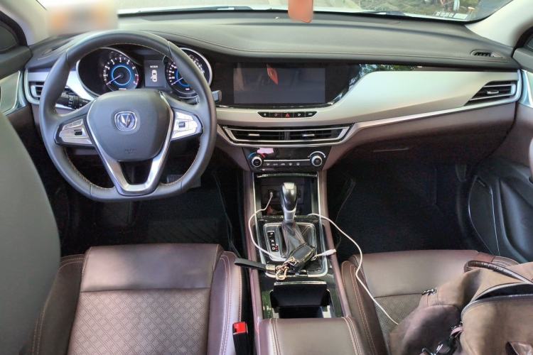 Used CHANGAN Eado 2018 1.6L GDI Automatic LingShang Model Center Console