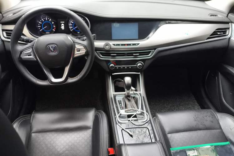 Used CHANGAN Eado 2018 1.6L GDI Automatic Fashion Edition Center Console