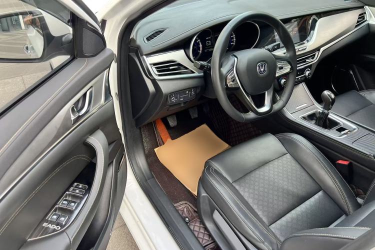 Used CHANGAN Eado 2018 1.6L GDI Manual Fashion Edition Driver Seat
