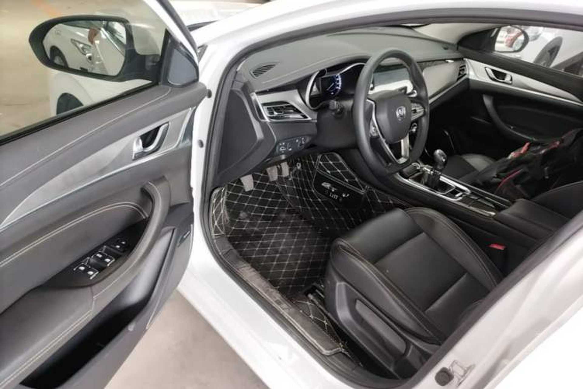 Used CHANGAN Eado 2018 High-Energy Edition 1.6L GDI Manual Pioneer Model China V Standard Driver Seat