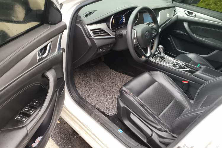 Used CHANGAN Eado 2018 1.6L GDI Automatic Fashion Edition Driver Seat