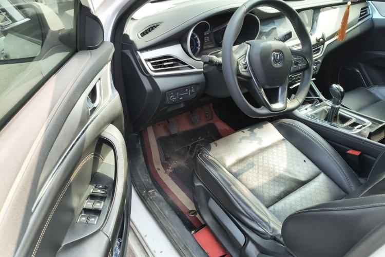 Used CHANGAN Eado 2018 1.6L GDI Manual Fashion Edition Driver Seat