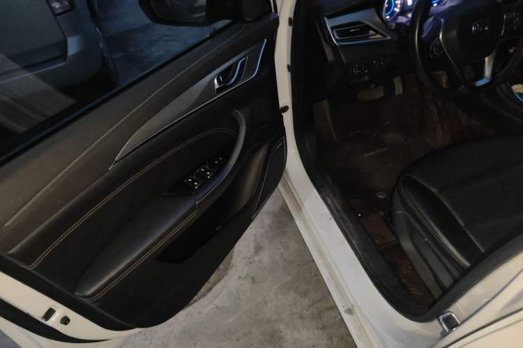 Used CHANGAN Eado 2018 1.6L GDI Automatic Fashion Edition Driver Seat