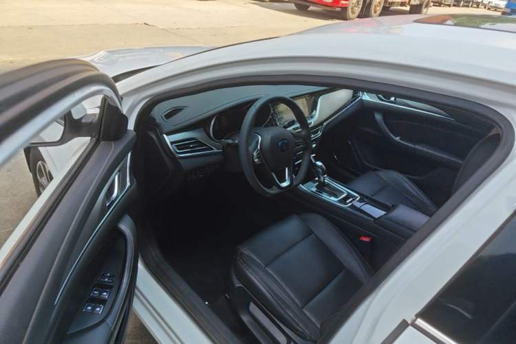 Used CHANGAN Eado 2018 High-Energy Edition 1.6L GDI Automatic Pioneer Model China V Standard Driver Seat