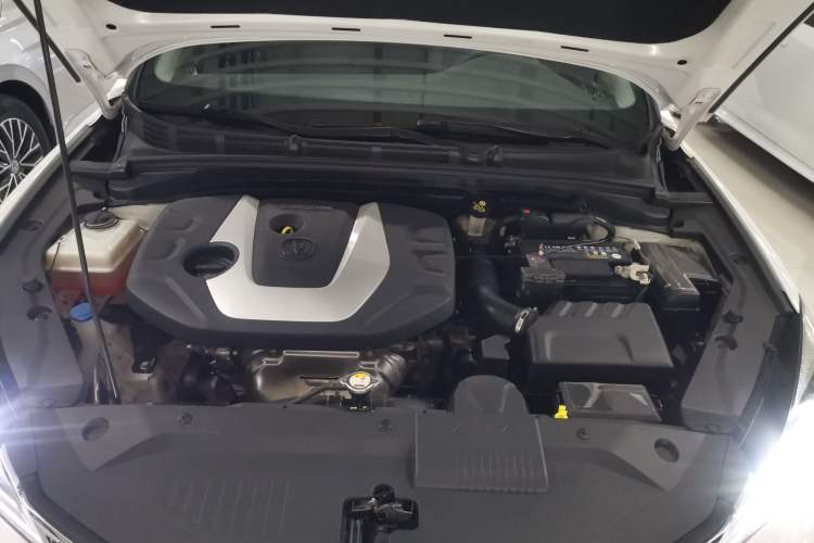 Used CHANGAN Eado 2018 High-Energy Edition 1.6L GDI Manual Pioneer Model China V Standard Engine Bay