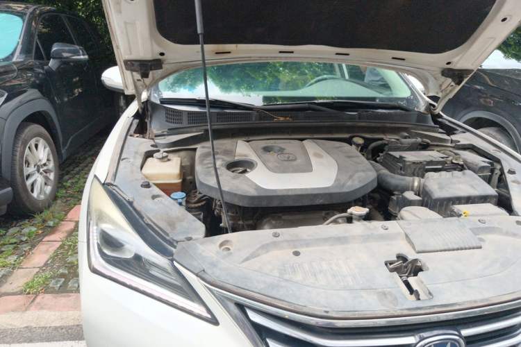 Used CHANGAN Eado 2018 1.6L GDI Automatic Fashion Edition Engine Bay Right